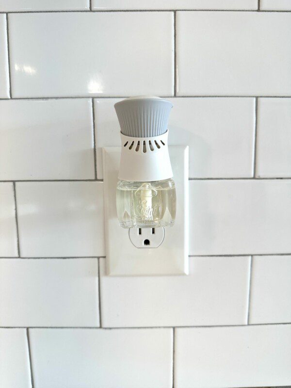 Non Toxic Plug In Air Fresheners 5 Safest Non-Toxic Plug-In Air Fresheners