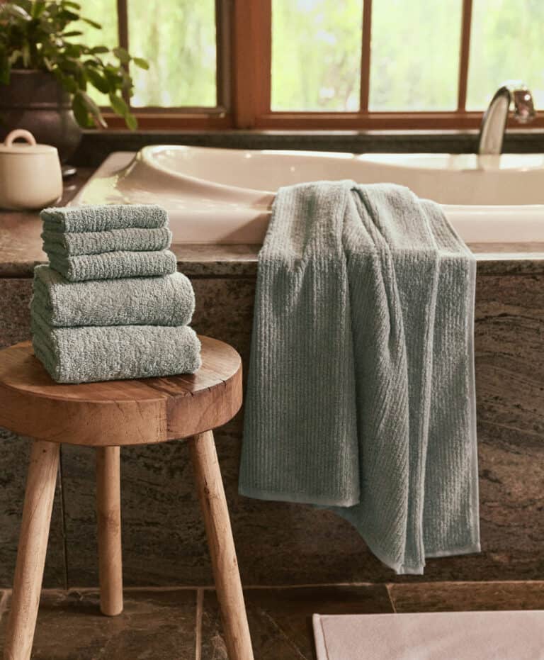 11 Organic & EcoFriendly Bath Towels for Your NonToxic Bathroom The
