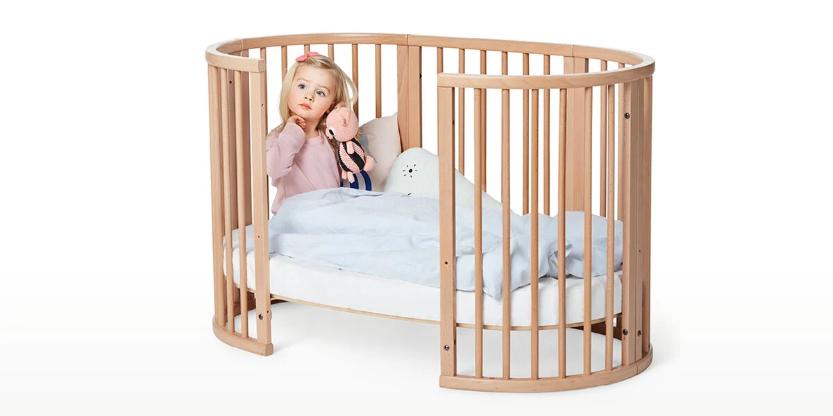 non toxic convertible crib from stokke