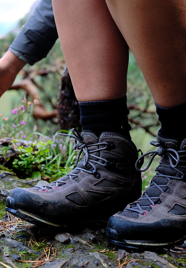 pfas free hiking boots from jack wolfskin