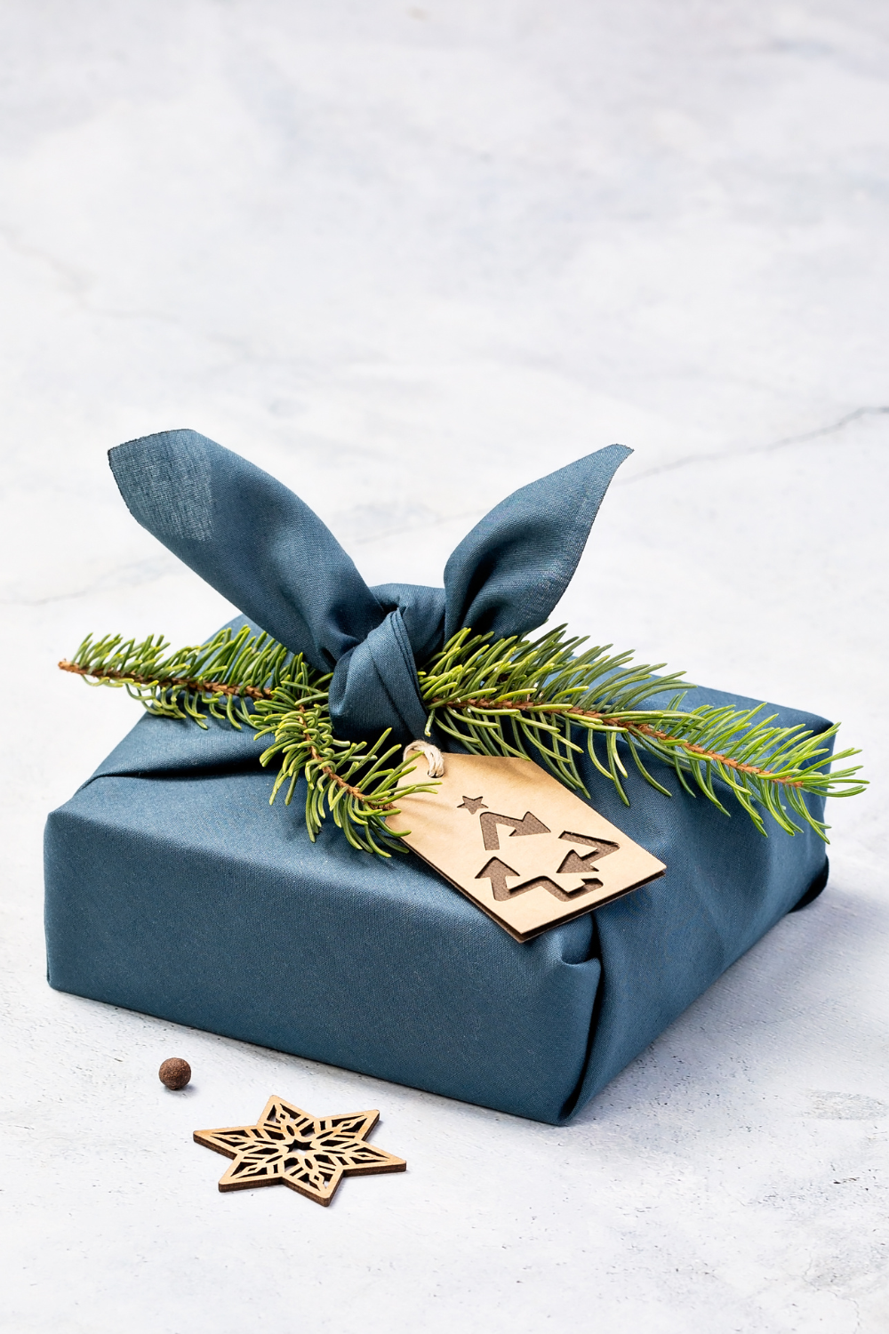 plastic free christmas gift wrapping