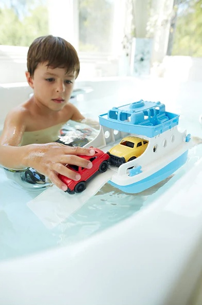 non toxic eco-friendly bath toys from green toys copy