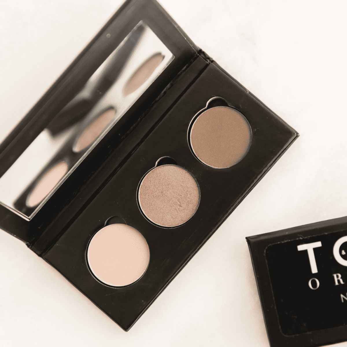 talc free eyeshadow palette from toups & co