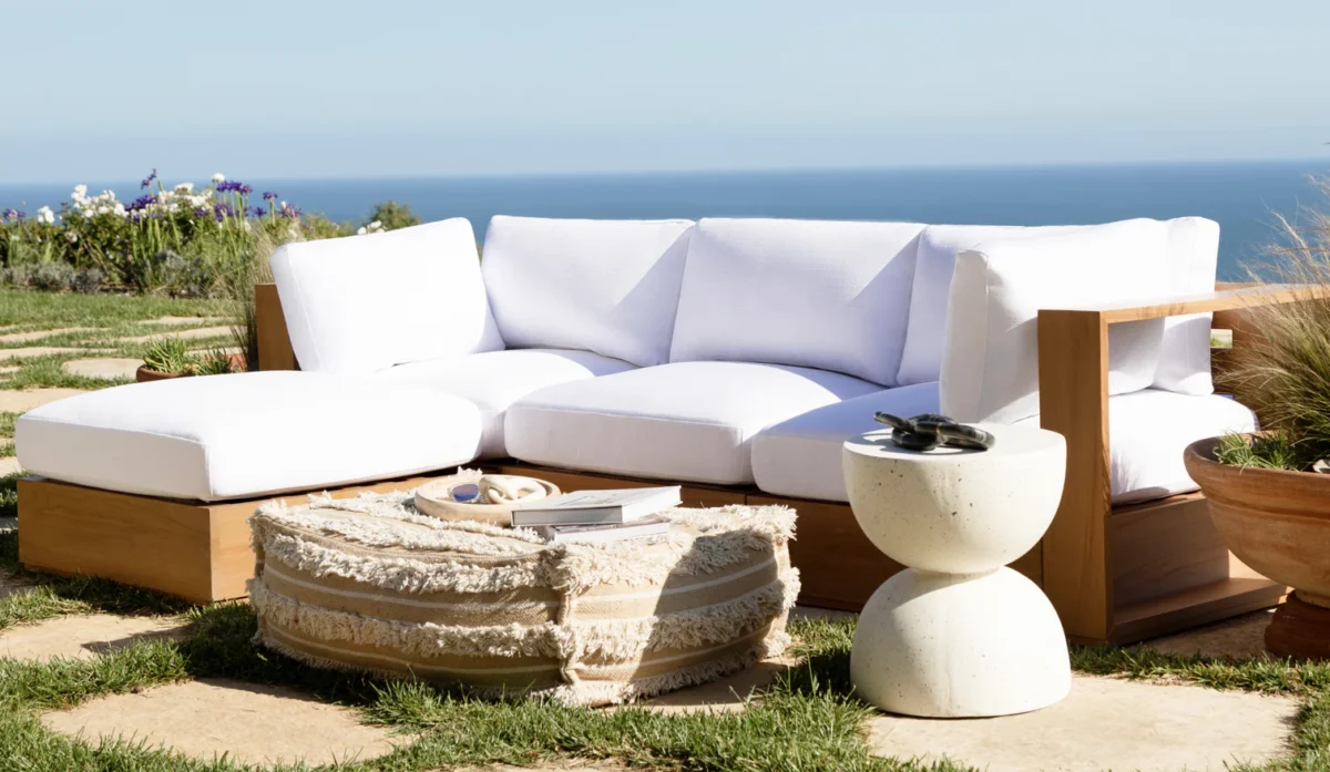 An image of PFAS-free, non-toxic outdoor patio furniture from 7th Ave