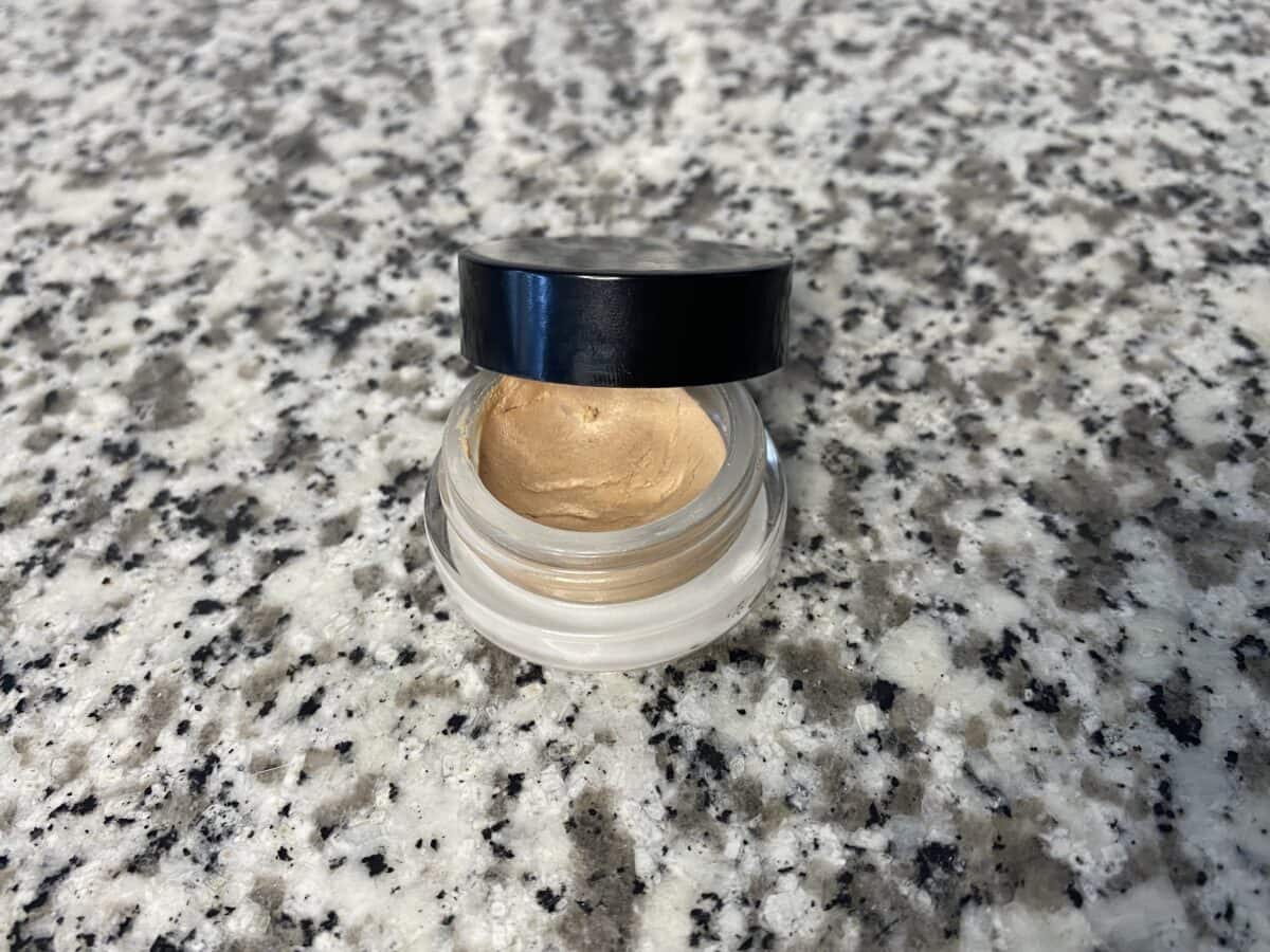 an opened jar of Cream Luminizer Pot